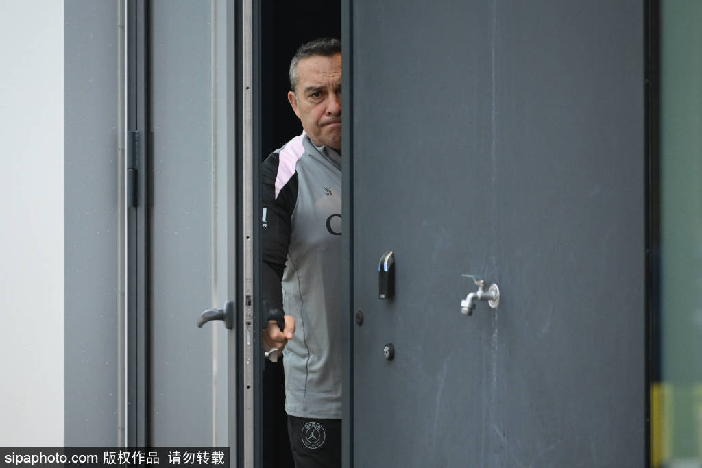 法国足坛传奇加塞特离世!曾助巴黎三夺法甲 马赛欧联杯功勋教头